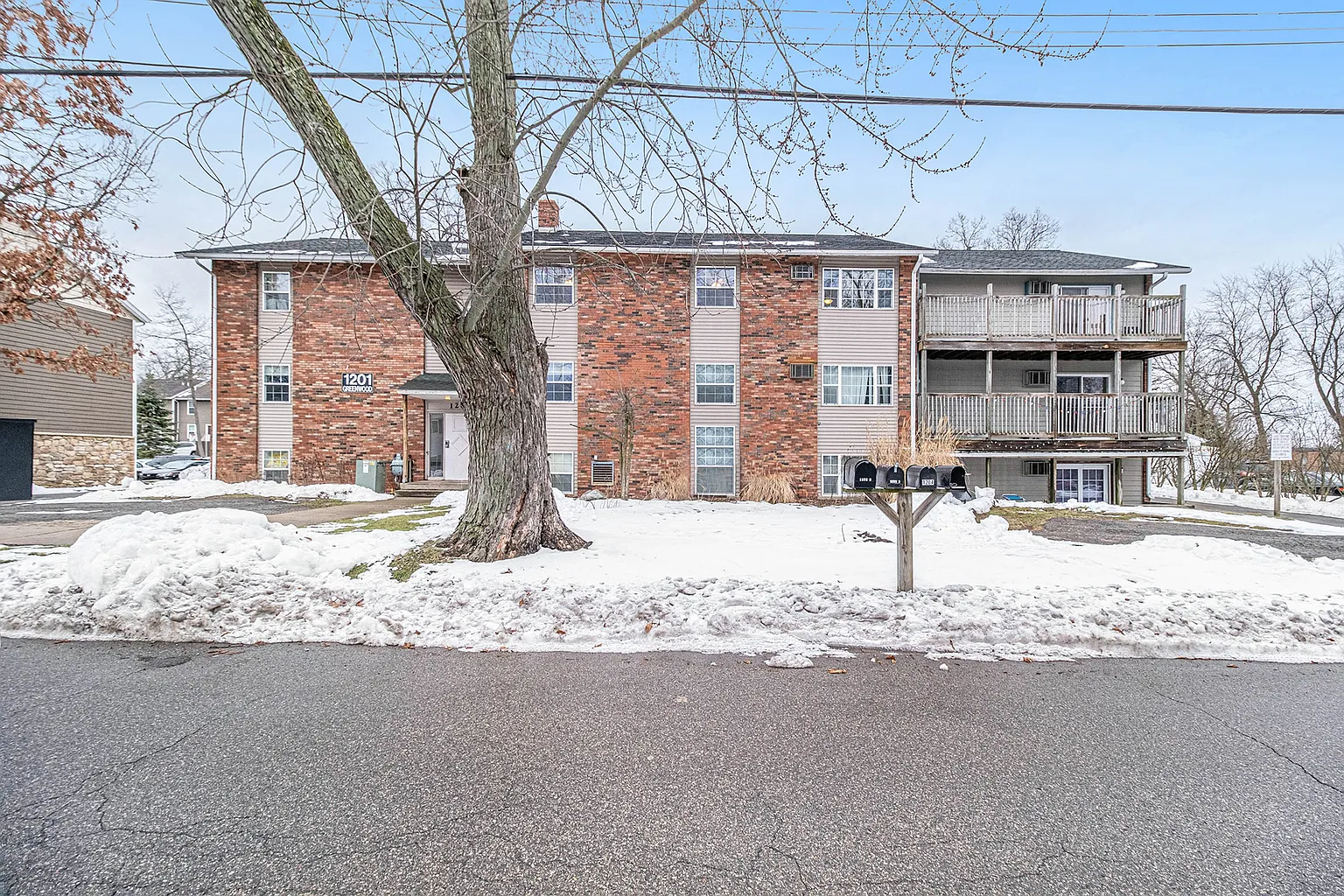 8e647b5f10321567897027968e2126d7-uncropped_scaled_within_1536_1152